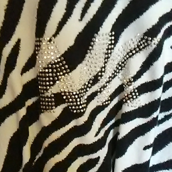 Top - Picture 2 of 2